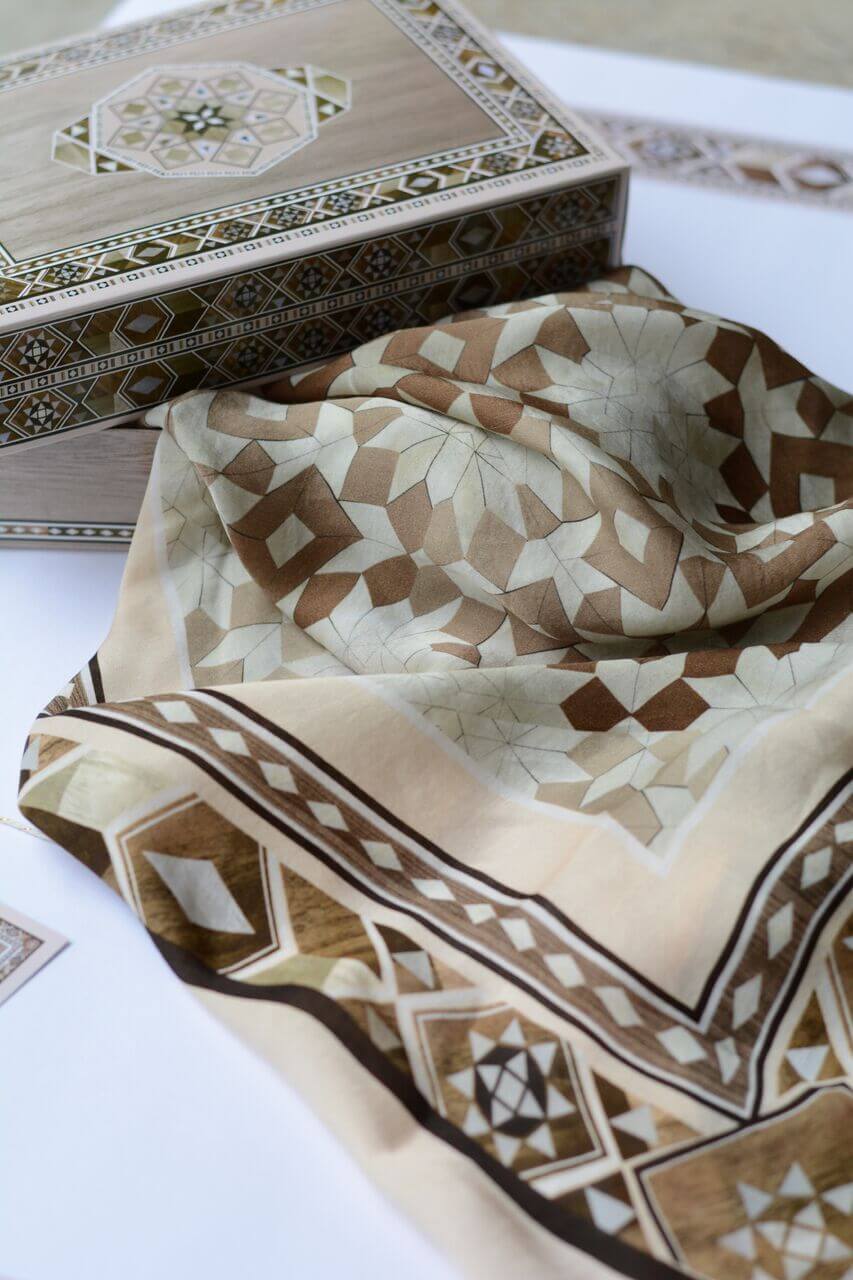 Damasq Silk Square - Image 3