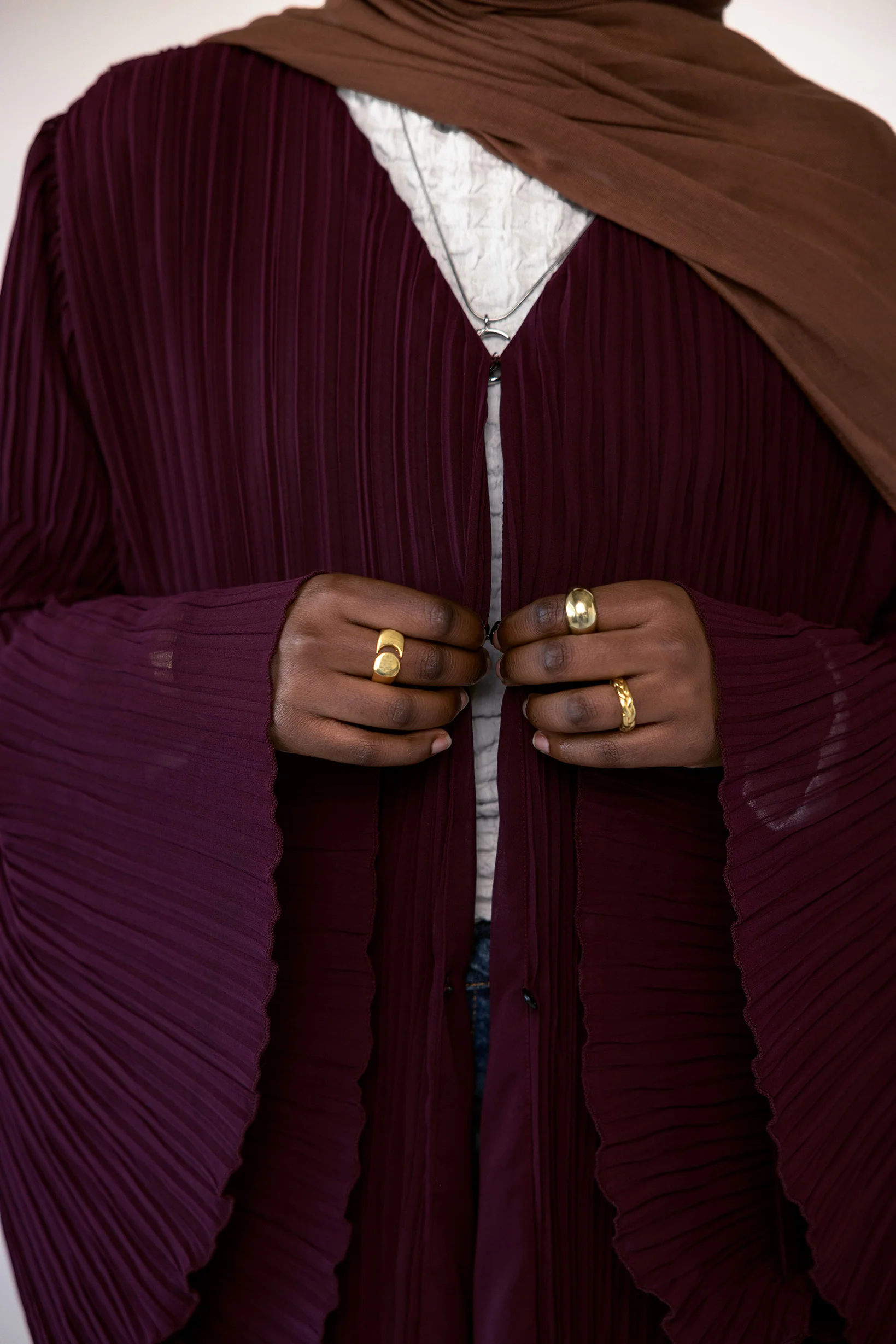 Deep Berry Pleated Abaya - Image 2