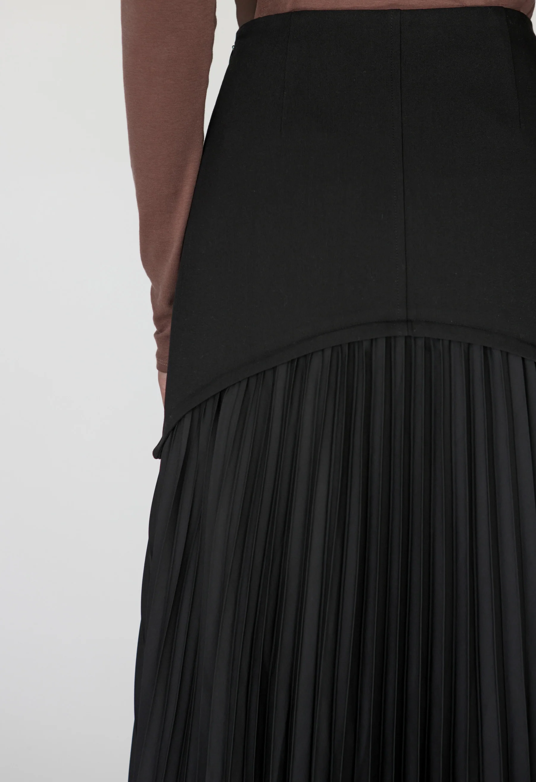Pleated Drop Waist Skirt Black - Image 9