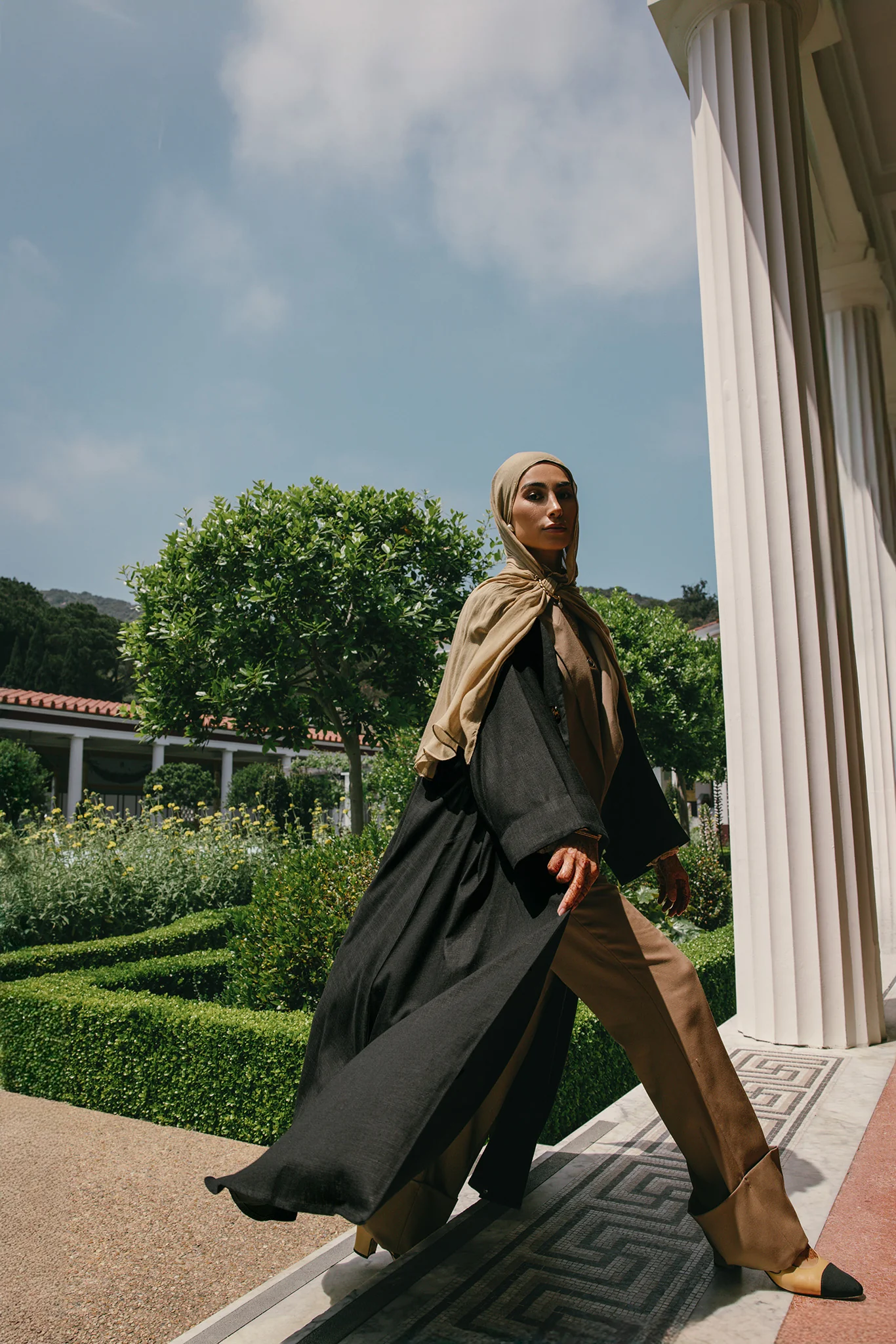 Linen Pocket Abaya Black - Image 4