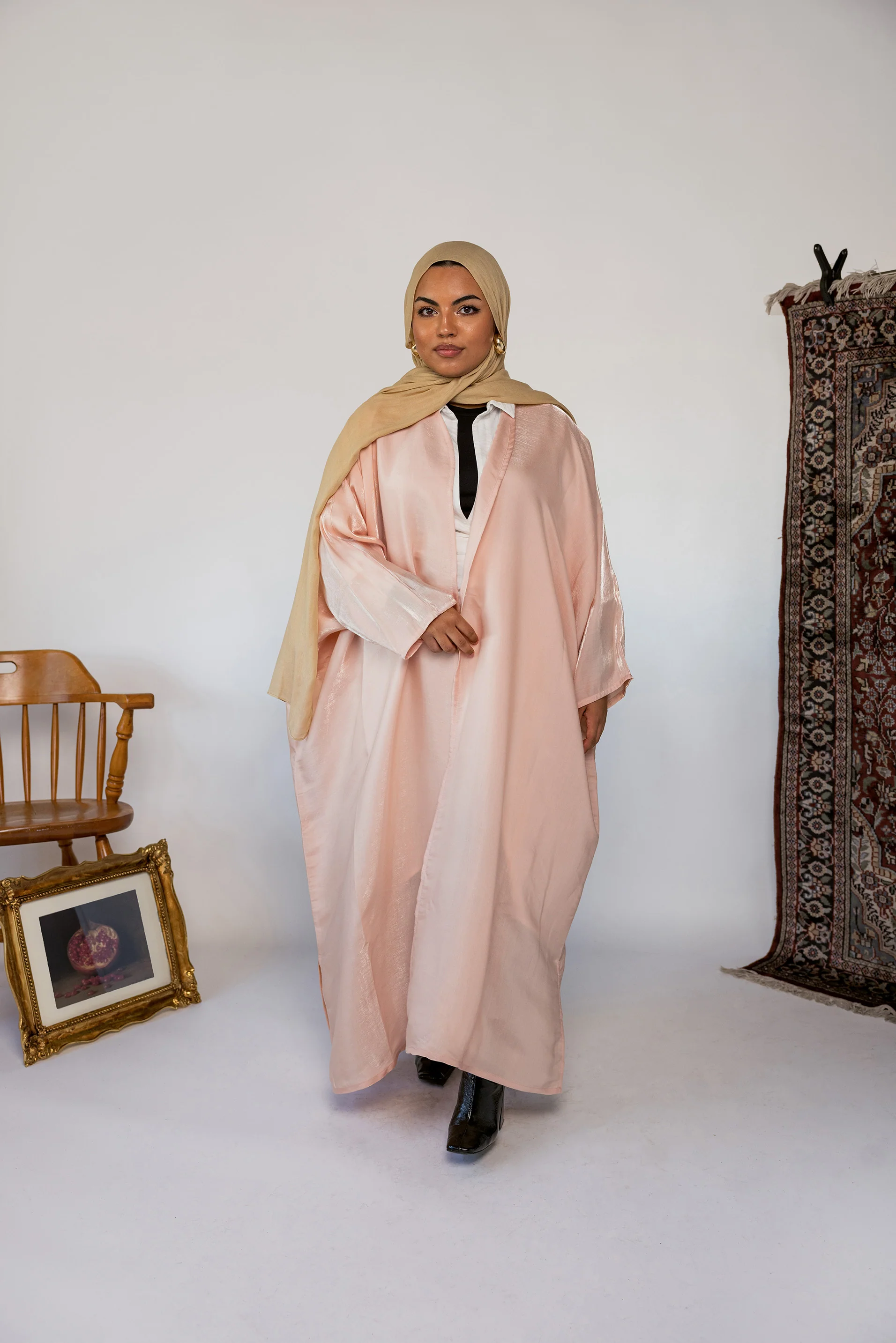Metallic Pink Abaya - Image 2