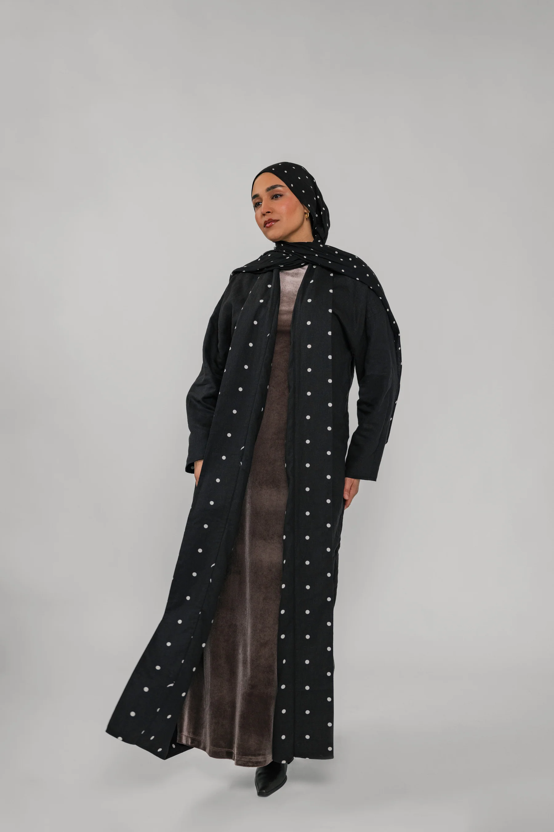 Polka Dot Reversible Abaya - Image 8