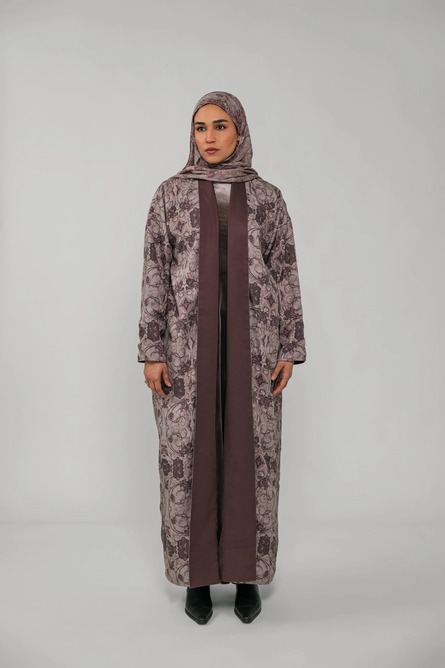 Tapestry Reversible Abaya - Image 5