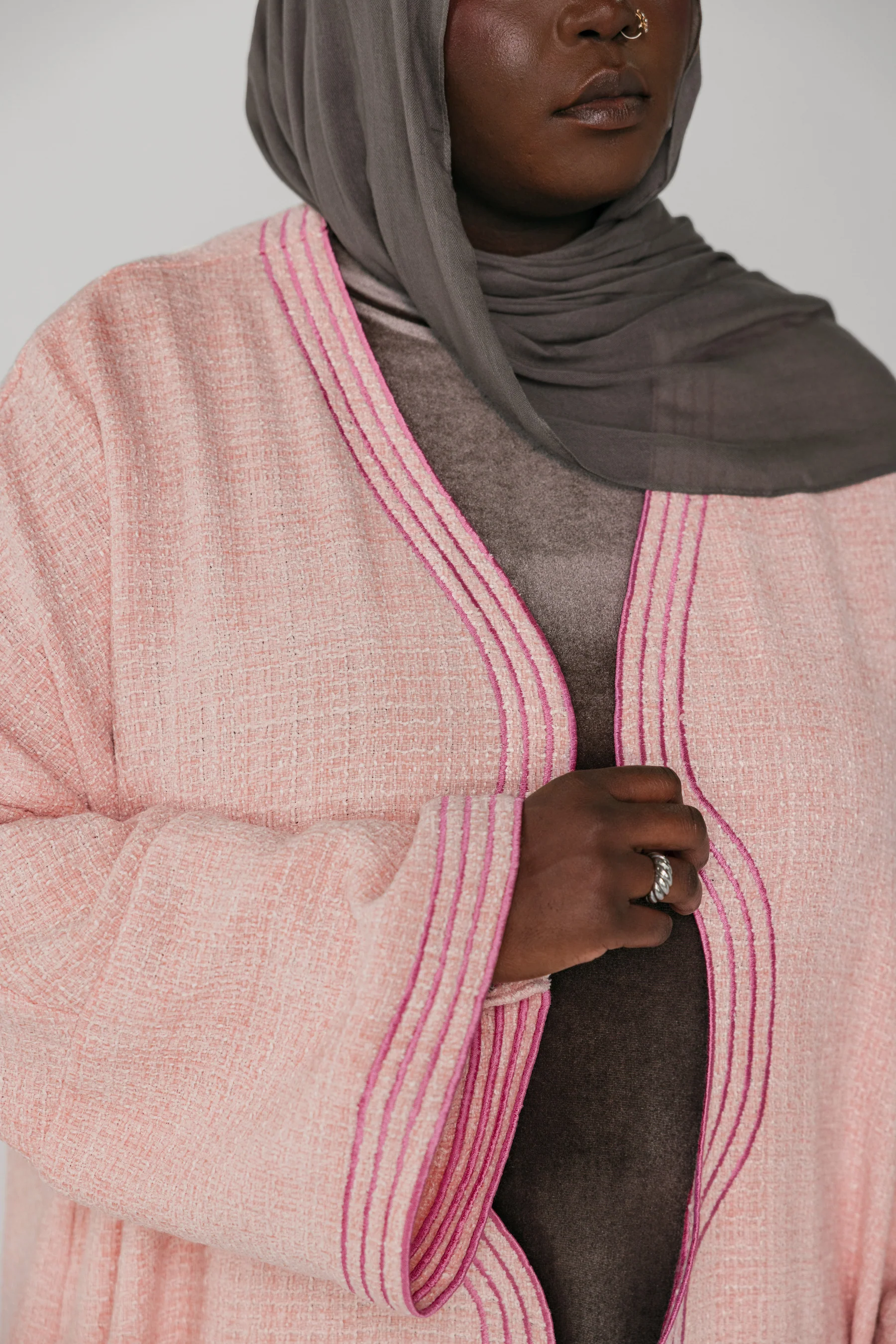 Tweed Curve Abaya Pink - Image 5