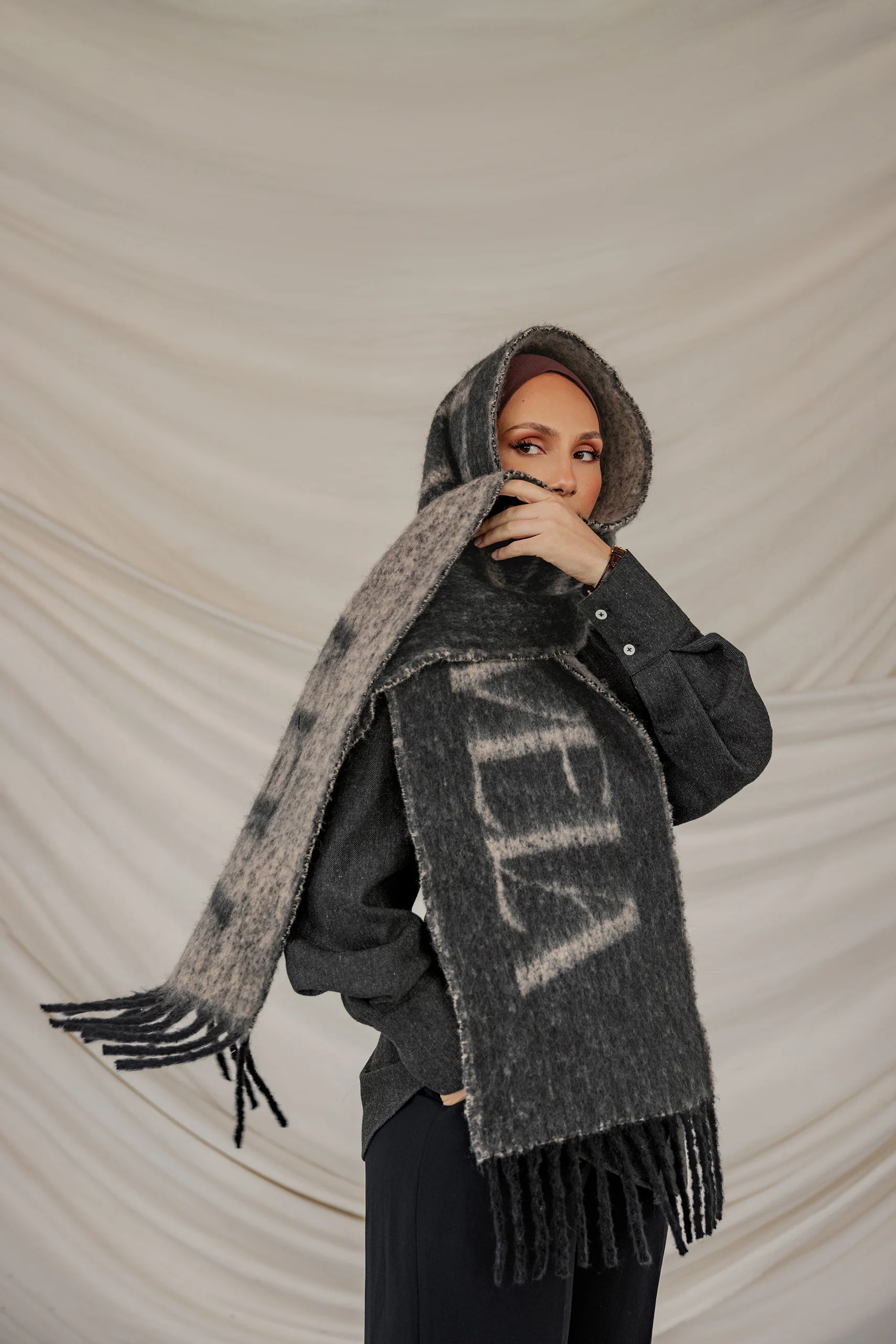 VELA Winter Scarf - Image 4
