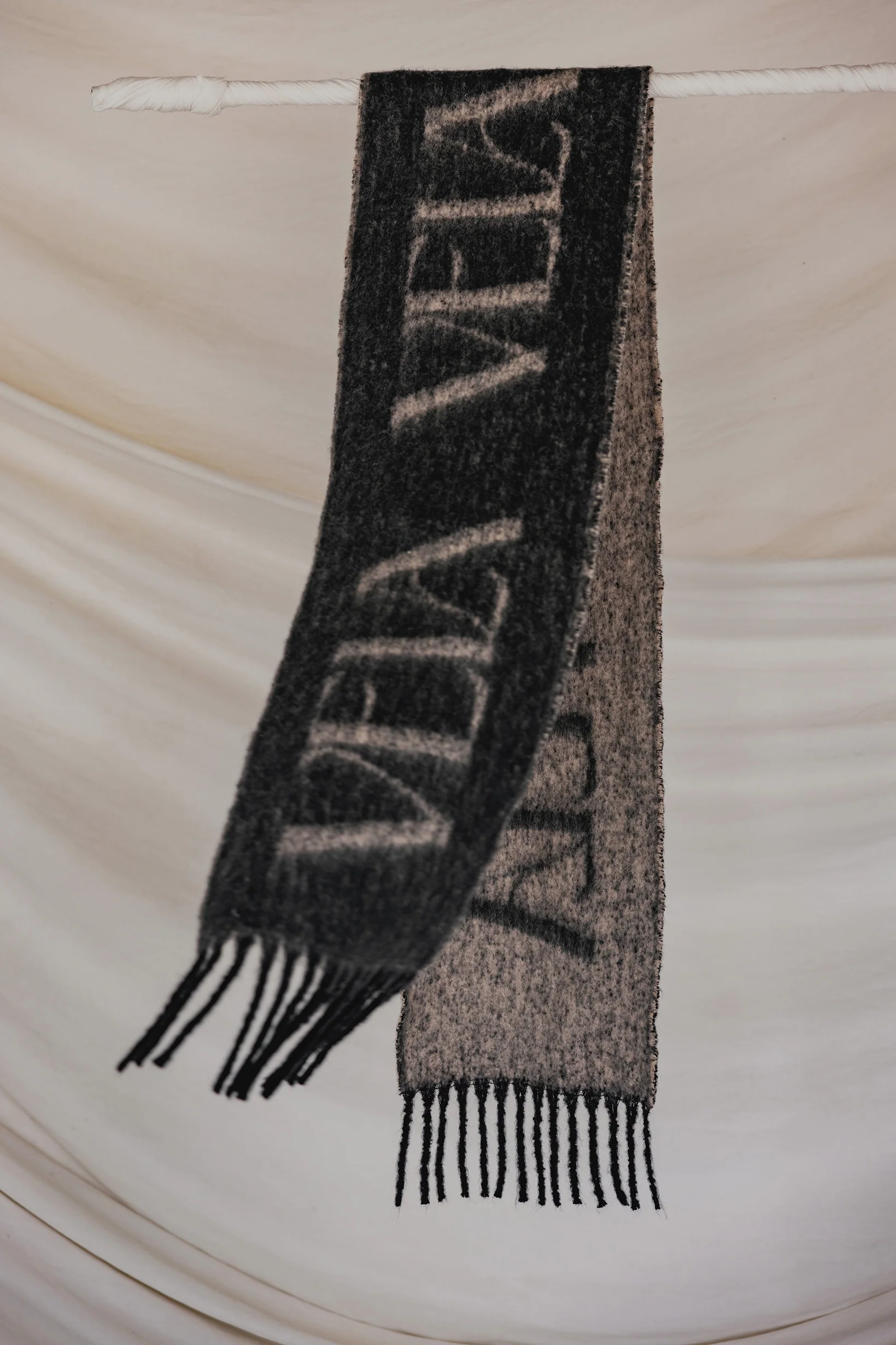 VELA Winter Scarf - Image 5
