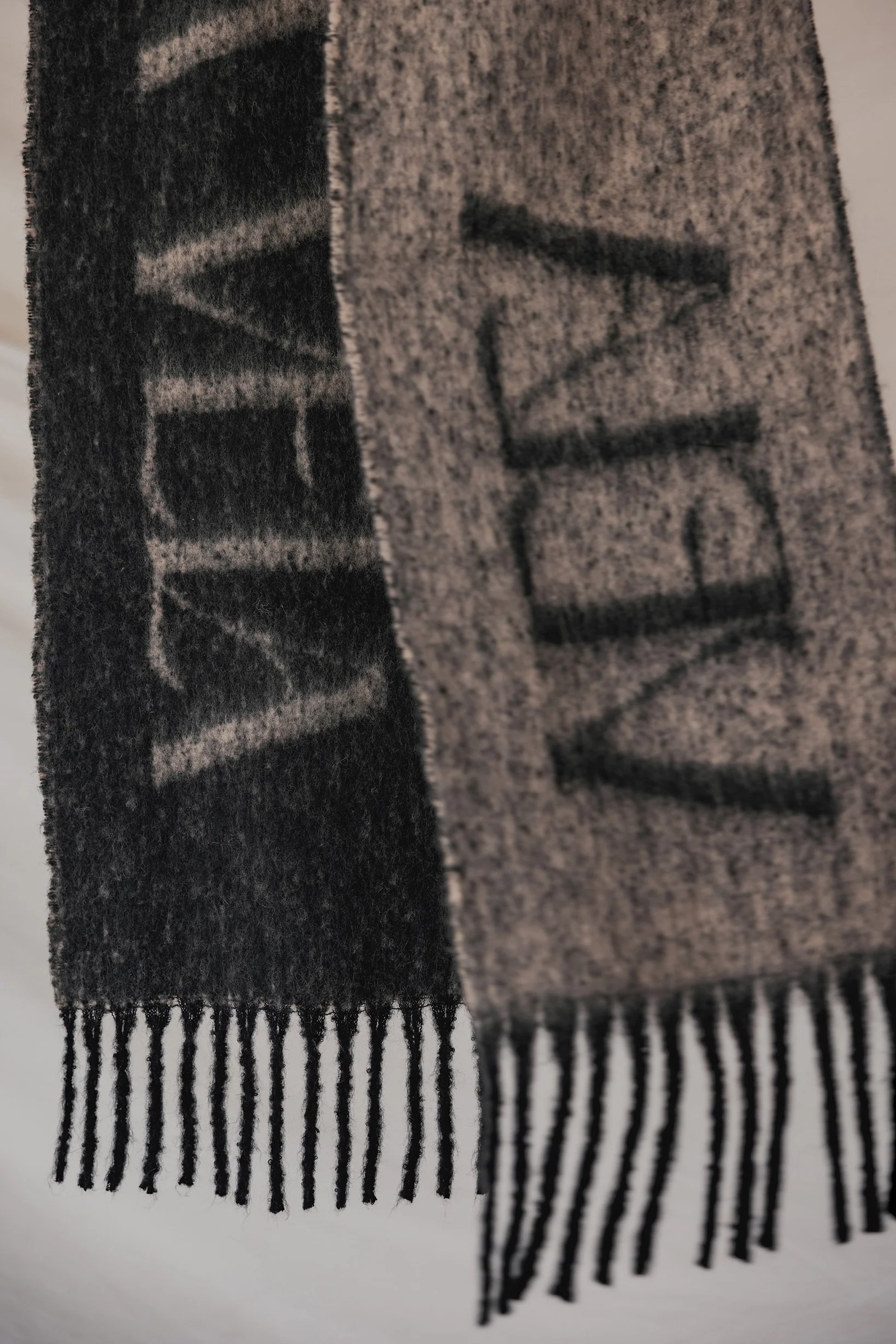 VELA Winter Scarf - Image 6